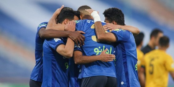 ابروی مدافع استقلال 5 بخیه خورد