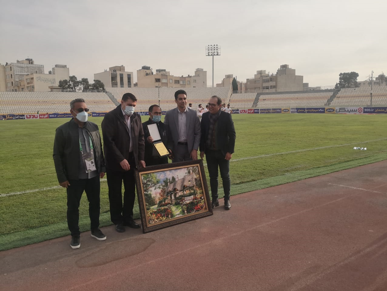 حاشیه بازی فجر و مس| تجلیل از علیزاده و اسکوربوردی که خاموش شد/ اعتراضهای ربیعی به کیفیت زمین حاشیه بازی فجر و مس| تجلیل از علیزاده و اسکوربوردی که خاموش شد/ اعتراضهای ربیعی به کیفیت زمین