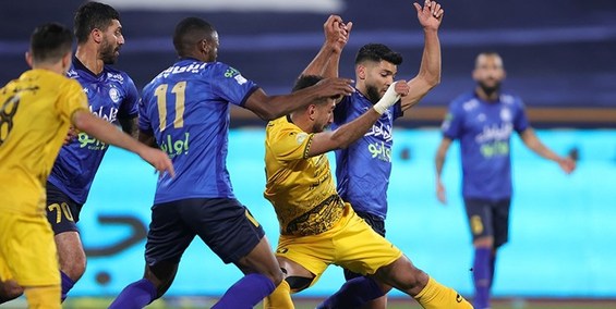 بیاتی نیا: استقلال همچنان مشکل فضا دادن به مهاجمان حریف را دارد