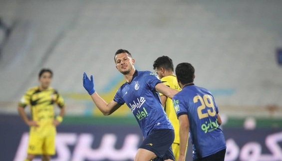 مهاجم نیمکت نشین استقلال مشتری پیدا کرد