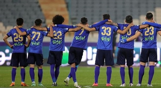 روشن:به بازیکن استقلال تعصب یاد بدهند نه اینکه اسم مادرش را نشان بدهد