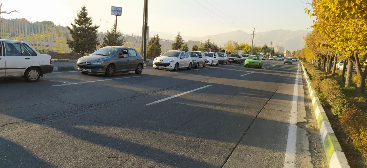 حاشیه بازی پرسپولیس و نفت آبادان| اعتراض هواداران به نحوه بلیت&zwnj; فروشی/ ورود منظم طرفداران+عکس