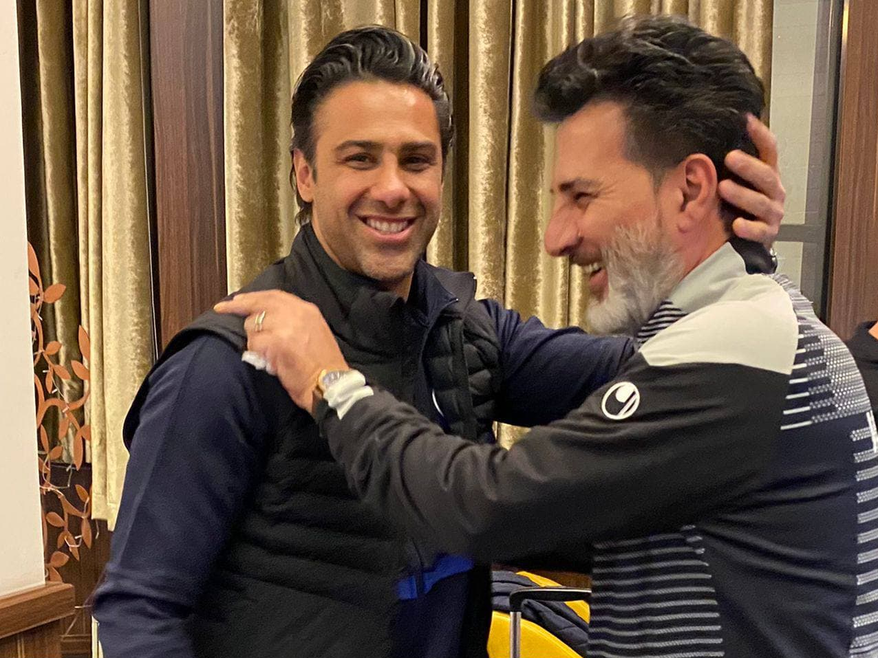 دیدار اعضای استقلال و نساجی در فرودگاه دیدار اعضای استقلال و نساجی در فرودگاه