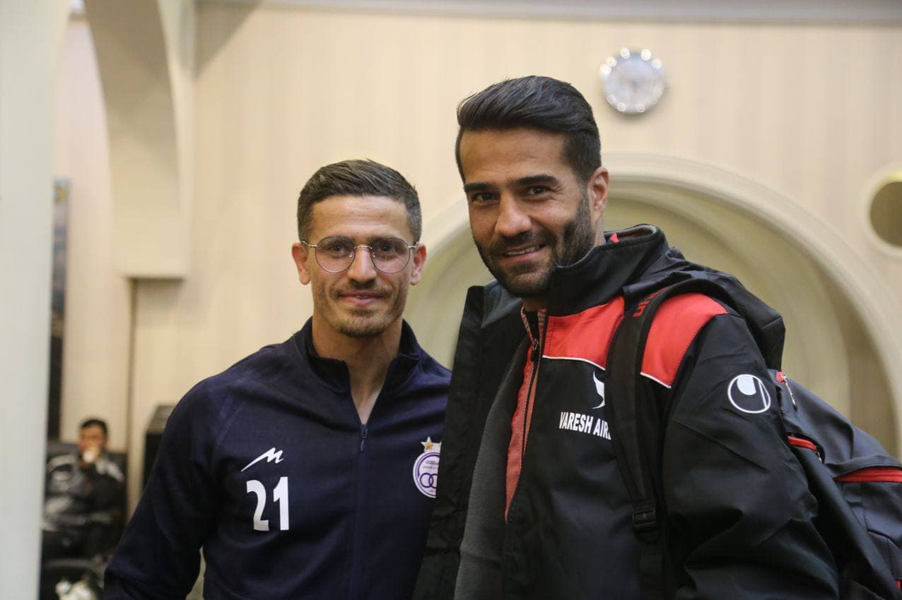 دیدار اعضای استقلال و نساجی در فرودگاه دیدار اعضای استقلال و نساجی در فرودگاه