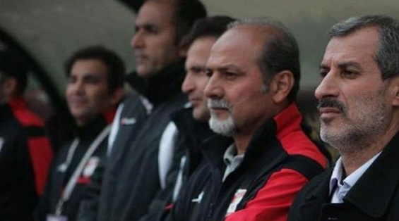 برای افرادی که عزیزی خادم را برکنار کردند اعلام خطر می کنم/ سرپرست تیم ملی برای ۸ ماه یک میلیارد پاداش گرفت!