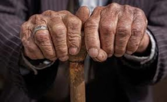 حقوق بازنشستگان بر اساس نرخ تورم افزایش پیدا کند