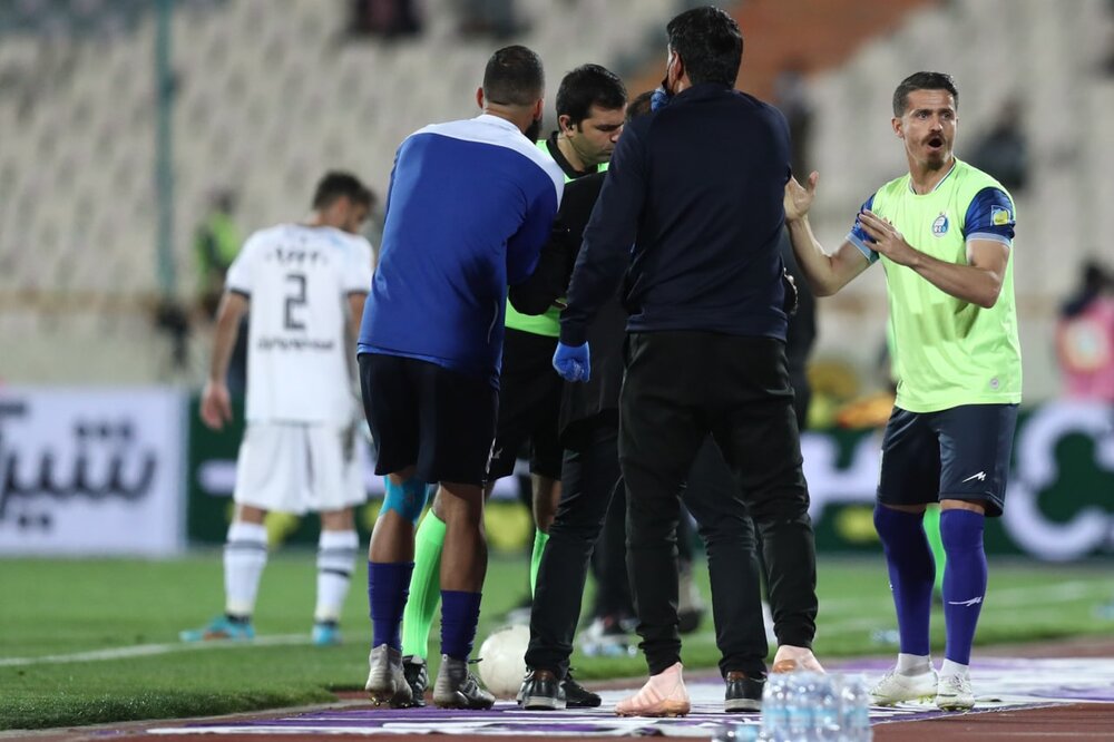 چهره بهتزده وریا در روز نیمکتنشینی/عکس