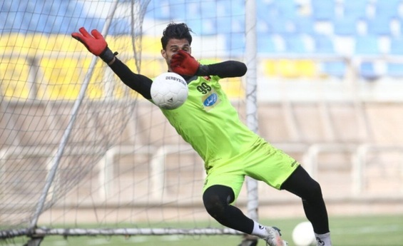اتفاق ویژه قبل از بازی حساس پرسپولیس؛ احمد گوهری شبیه حامد لک شد!