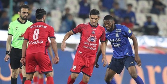 صادقی: داور با استقلالی‌ها مهربان بود/ گل نخوردن از صدرنشین لیگ یک نقطه قوت است