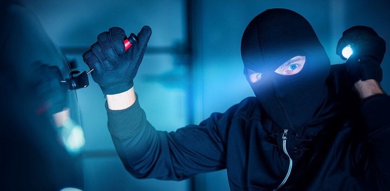 حمله سارقین به منزل ستاره سابق تیم ملی