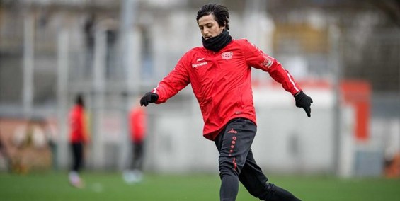 کسالت مهاجم تیم ملی رفع شد