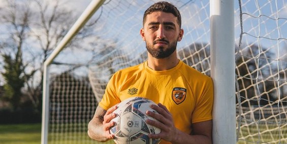 مهاجم تیم ملی میهمان نشریه رسمی هال سیتی+عکس