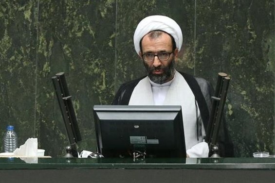 عضو هیات رئیسه مجلس: : رئیسی به خوبی خطر دو قطبی کردن فضای سیاسی کشور را درک کرده است