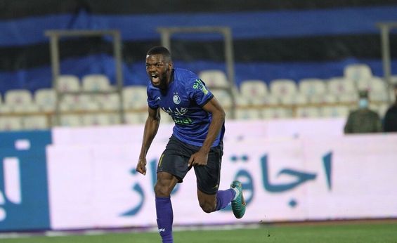 تیم پولدار صنعتی دنبال خرید ستاره استقلال/ واکنش گلزن آبی‌ها