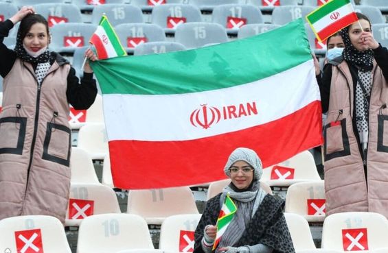 ممانعت از ورود بانوان بلیت به دست به ورزشگاه/ هواداران تیم ملی را بدرقه کردند