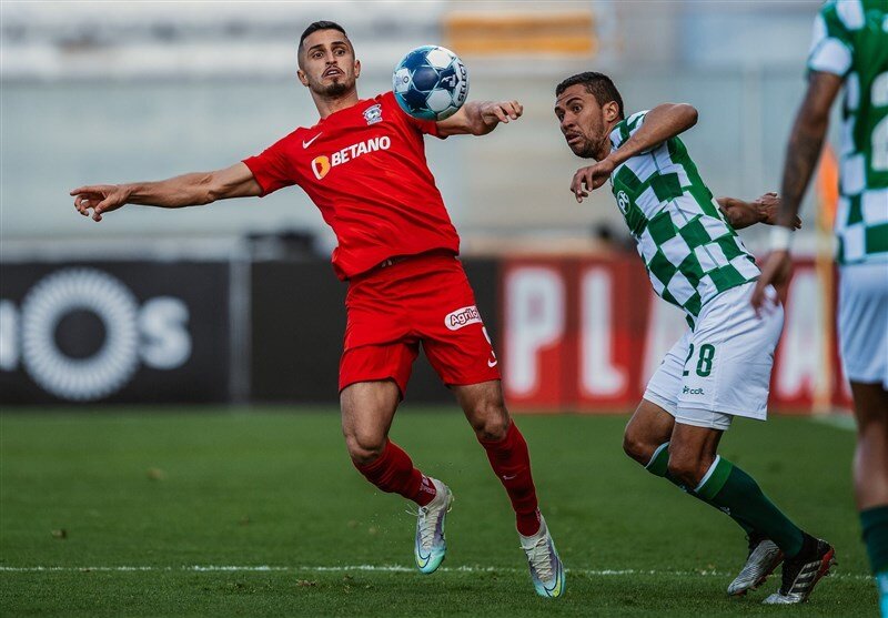 ورود پرسپولیس و استقلال به بازار سرد زمستانی