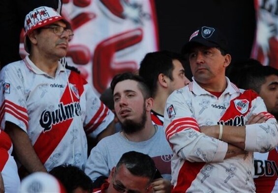 مرگ دلخراش هوادار ریورپلاته زیر چرخ‌های اتوبوس + عکس