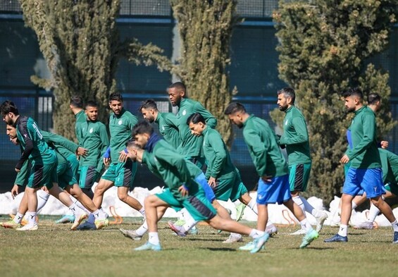 دو استقلالی بازی با ملوان را از دست دادند