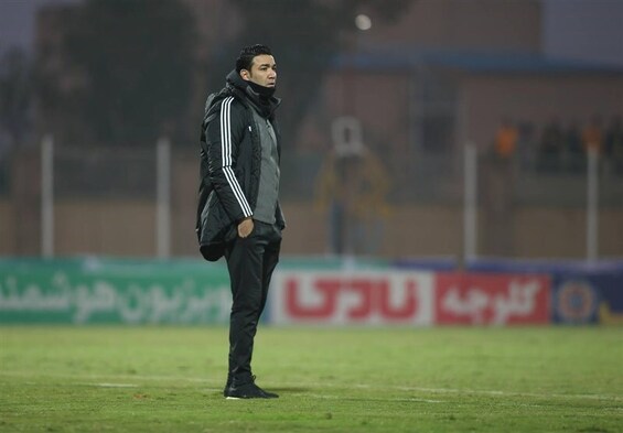 نکونام:چرا فقط بازی ما با پرسپولیس بدون تماشاگر است؟