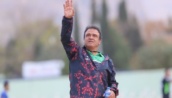 سرنوشت قهرمانی پرسپولیس دست خودش است
