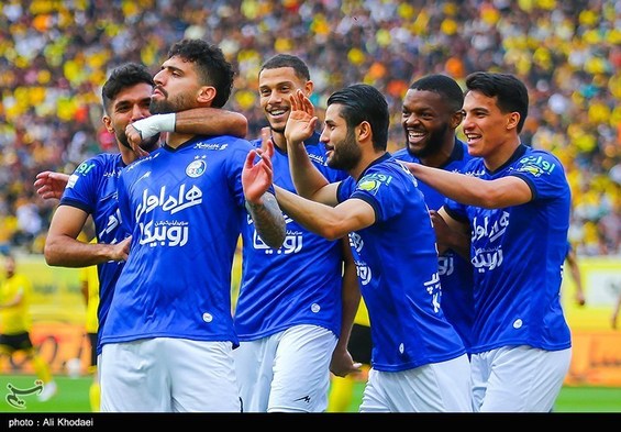 برومند: با اختلاف بیش از ۶ امتیاز قهرمان میشویم/ امثال نوری قاچاقی در استقلال هستند!