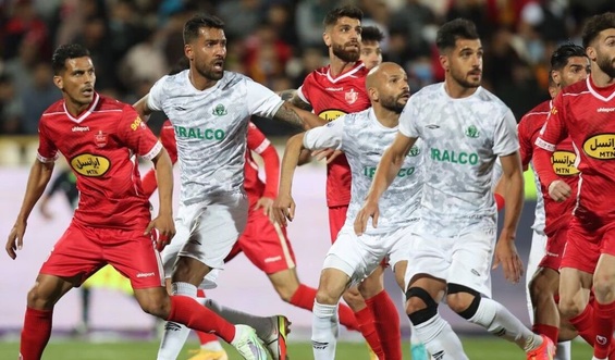 نباید انقدر به بازگشت لژیونرها به پرسپولیس توجه شود/ بازی های استقلال سخت تر است و قهرمان هفته آخر مشخص می شود
