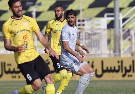 رابط: کمترین حق استقلال کسب یک جام زلالتر از آب بود!