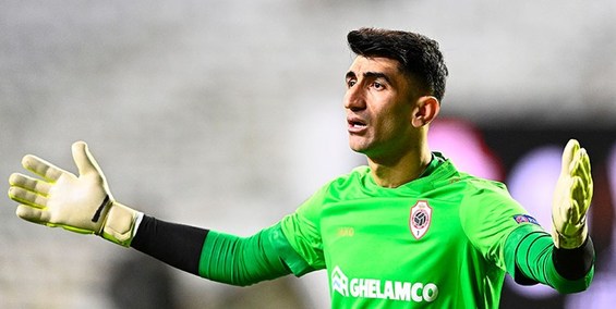 گلر ایرانی رایگان به پرسپولیس می‌رود