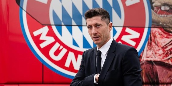 تداوم جنجال بایرن با لواندوفسکی/الیور کان به خداحافظی لوا واکنش نشان داد