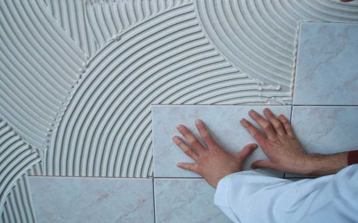 چسب کاشی ضد آب استخری