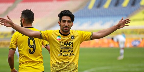 خوش آمد گویی استقلال به وینگر جدید +عکس
