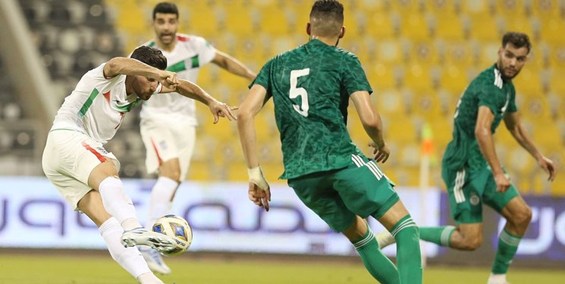 موتورسواری کاپیتان تیم ملی و تبریک به خبرنگاران +عکس