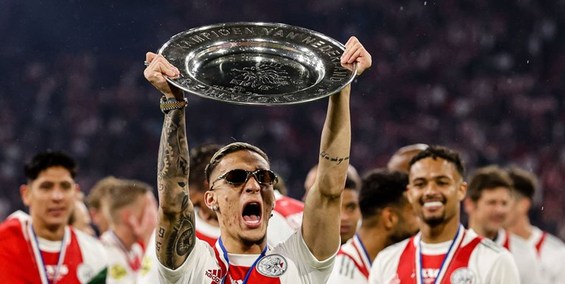 رسانه انگلیسی مدعی شد؛  یک برزیلی جانشین رونالدو در منچستریونایتد