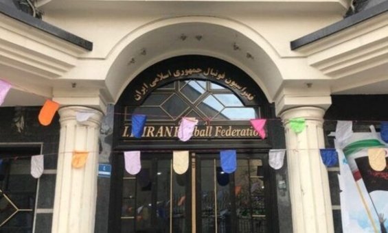 اگر " تتلو "حرفی درباره فوتبال زد باید واکنش نشان بدهیم؟