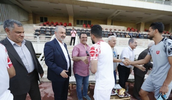 فشار ادامه دار دلال ها به پرسپولیس