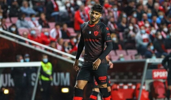 ستاره مدنظر استقلال از ایران رفت/ ۳ مقصد پیش رو بمب نقل‌وانتقالات