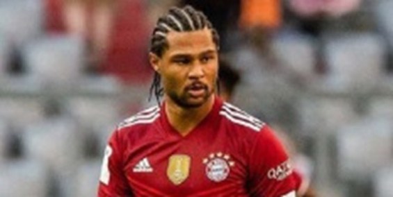 تمدید قرارداد ستاره بایرن در روز وداع لواندوفسکی