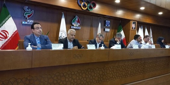 کنایه دبیر به معاون وزیر و انتقاد اعضای مجمع از قطع بودجه کشتی+ تصاویر