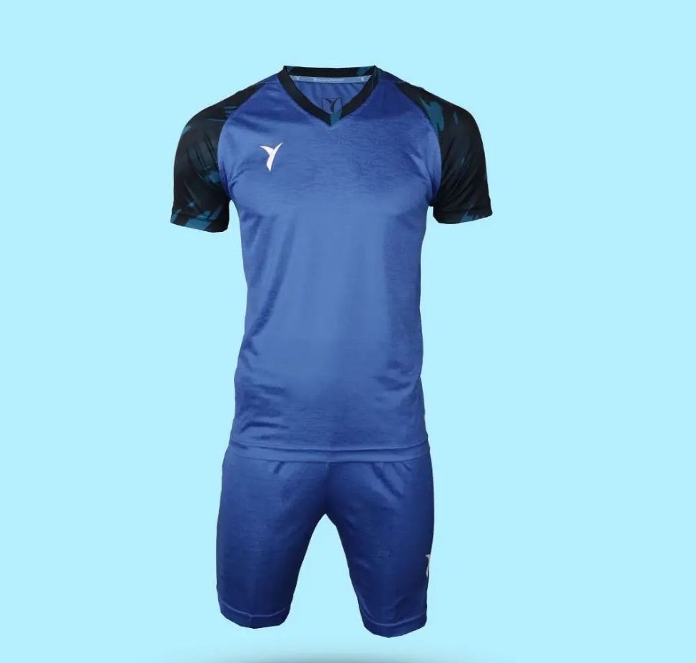 یک برند ایرانی اسپانسر لباس استقلال شد/ رونمایی از کیت تمرینی آبیها+عکس یک برند ایرانی اسپانسر لباس استقلال شد/ رونمایی از کیت تمرینی آبیها+عکس