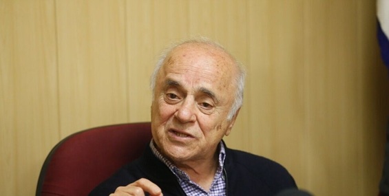 من گفتم علی کریمی مدیریت ندارد؟/ عزیزی خادم فوتبال ایران را تکان داد