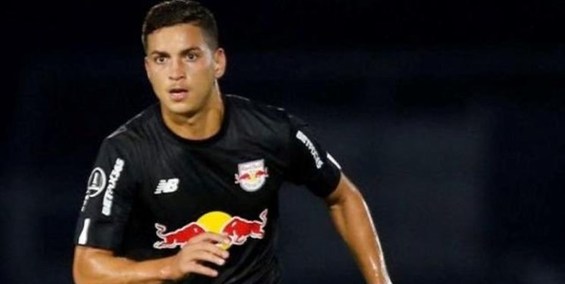 گاف عجیب اماراتی‌ها؛ پیشنهاد به فوتبالیست زندانی!