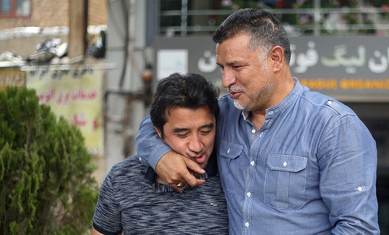 خداداد عزیزی: افشین قطبی با احساسات مردم بازی کرد