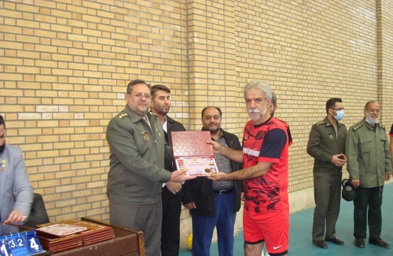 کاش پرسپولیس هم پارتی داشت کارت پایان خدمت ۴ ماهه بگیرد/ یک استقلال داشتیم که بعد از قهرمانی ناگهان سقوط کرد!