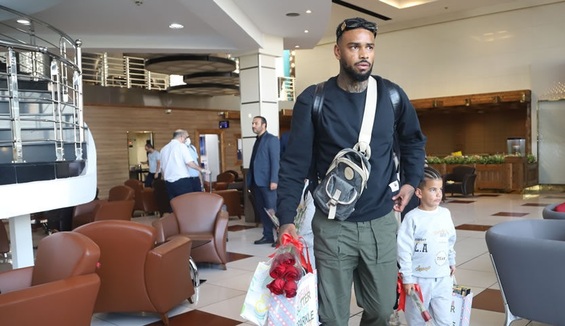 پاگشای مهاجم مطرح پرسپولیسی ها در ورزشگاه آزادی ستاره های استقلال با مینی بوس در جاده شمال!