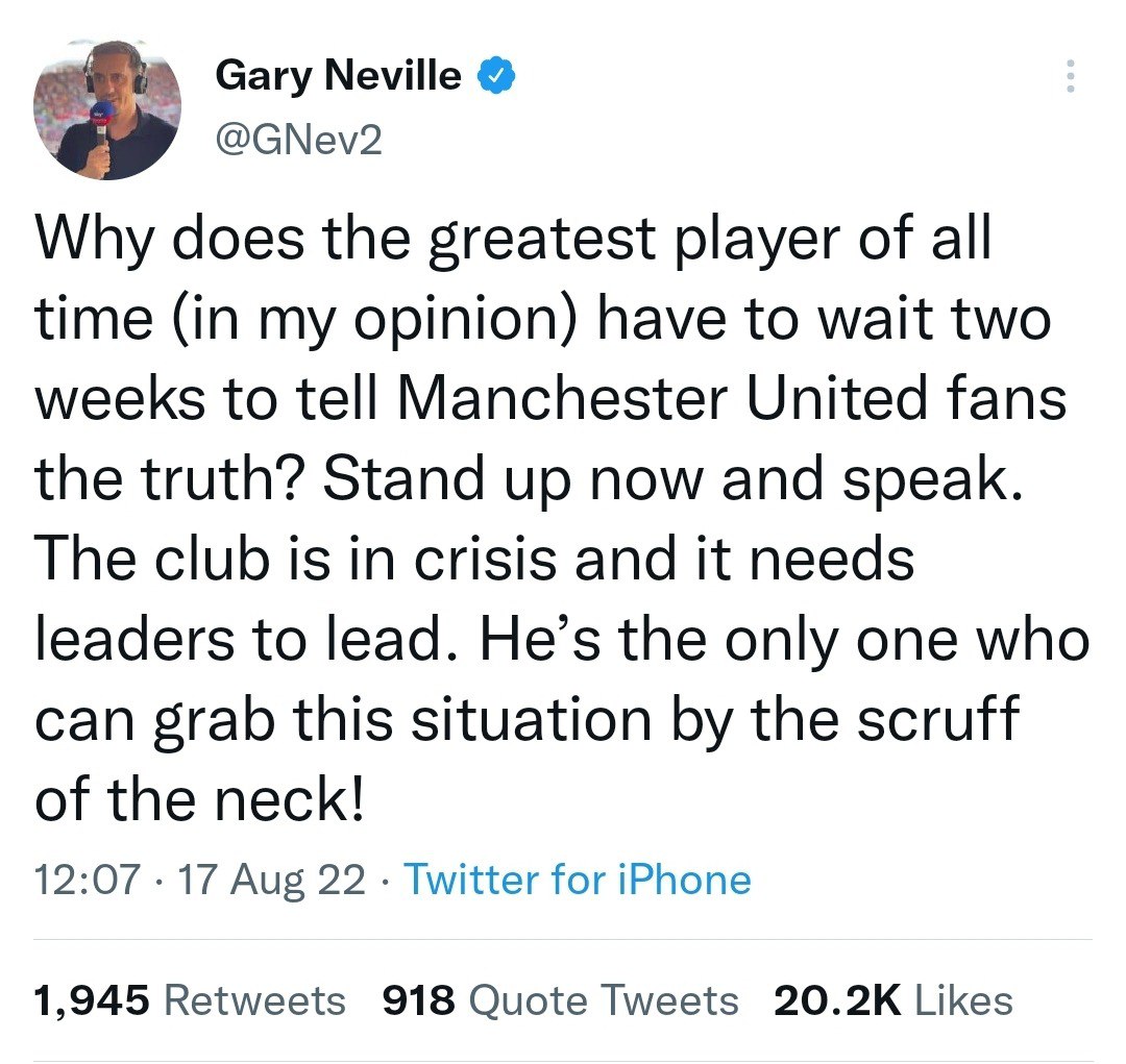 پیام نویل به رونالدو: همین حالا بیا و حرف بزن!/عکس