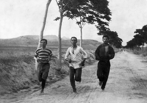 تصویری از اولین "دوی ماراتون" در  المپیک ۱۸۹۶ آتن
