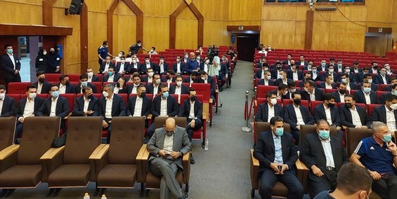 سمینار دانش افزایی داوران لیگ برتری برگزار شد/ شوخی افشاریان با کامرانی فر و حضور ۱۴۵ داور در کلاس