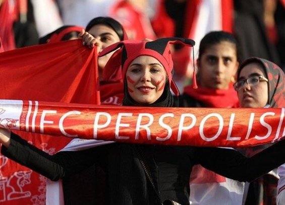 واکنش رسانه انگلیسی به حضور زنان پرسپولیسی در ورزشگاه+عکس