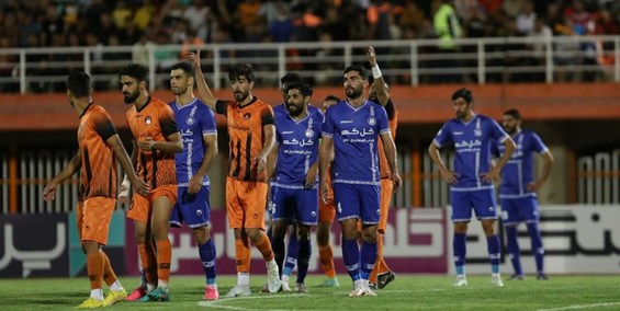 علیزاده: گل‌گهر نباید غافلگیر شود/ روحیه نباختن هنوز در تیم قلعه‌نویی وجود دارد