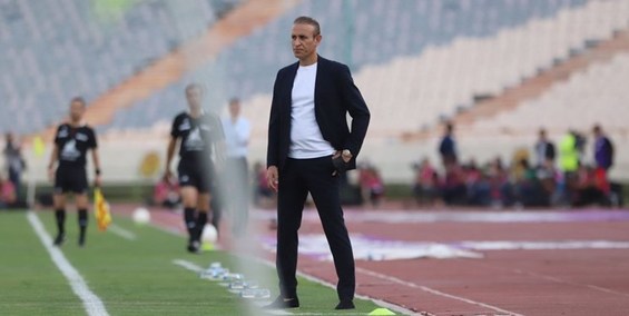 گلمحمدی: حداقل هزینه 3 تیم از پرسپولیس بالاتر است/ بهتر بود دیاباته 2 ماه پیش جذب می شد